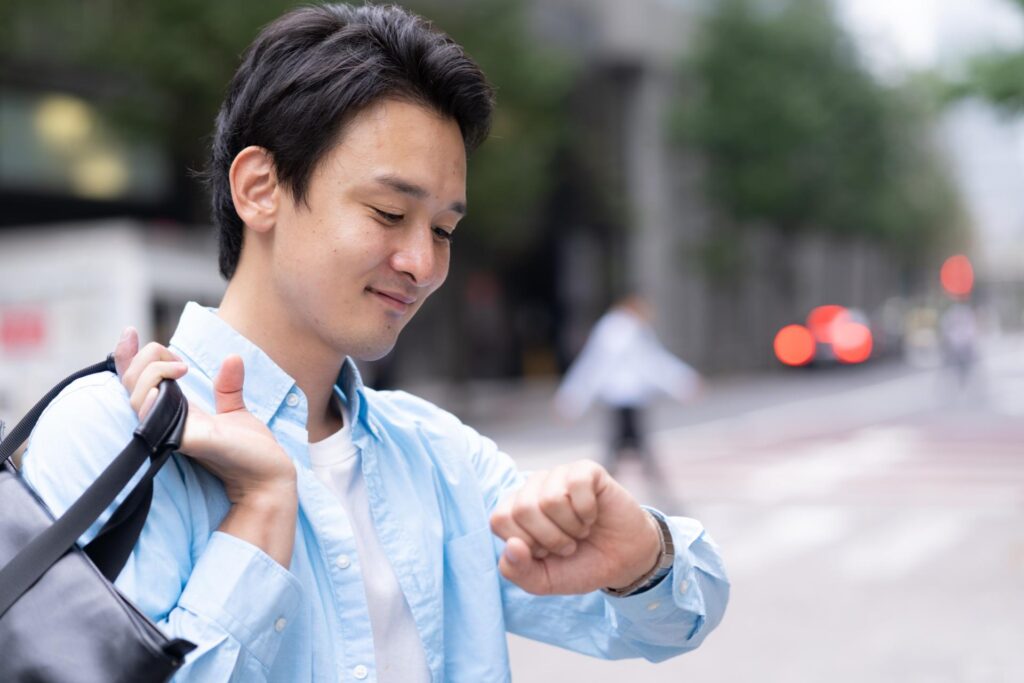 柔軟な勤務体制で業務に臨むスタッフのイメージ画像